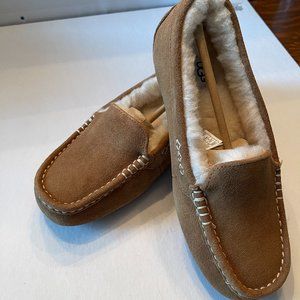Ugg Womens Slippers |  Size 8  |  Ansley Tan